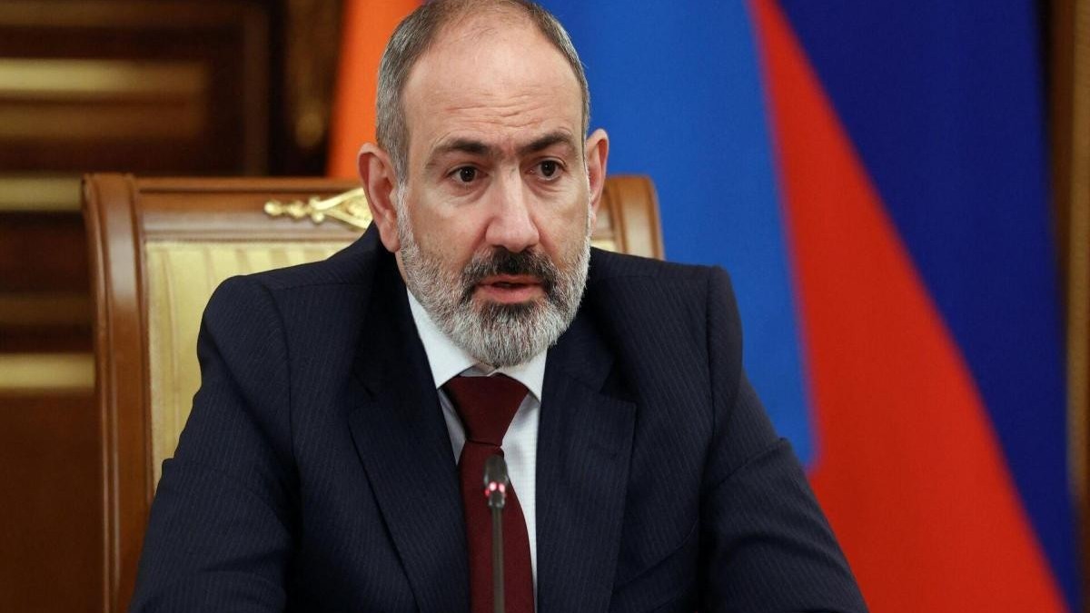 pasinyan-xususi-numayende-ile-azerbaycanla-normallasmani-muzakire-edibnbspnbsp-1745450582