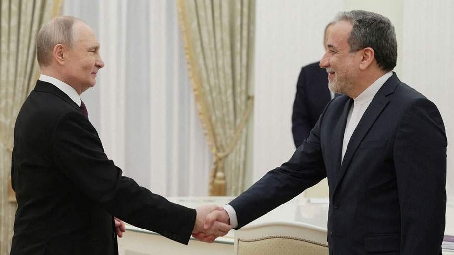 putin-iran-xin-bascisi-ile-gorusubnbspnbsp-1746055854